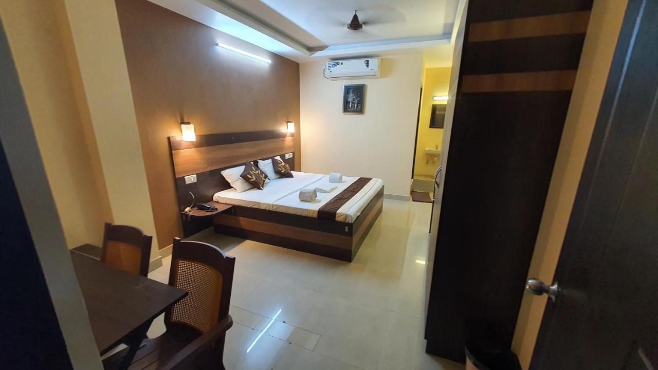 Hotel S4 Residency Chennai Exterior foto