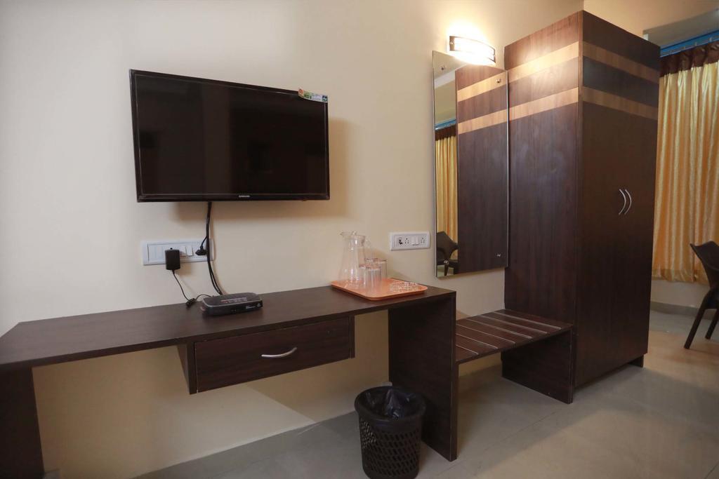 Hotel S4 Residency Chennai Exterior foto