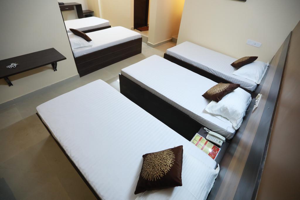 Hotel S4 Residency Chennai Exterior foto